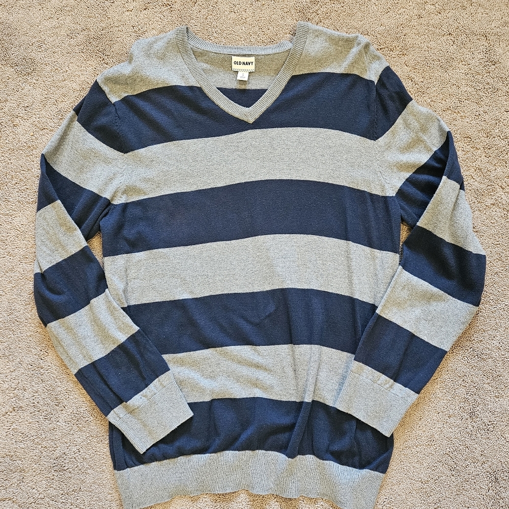 Old Navy men's V- neck sweater